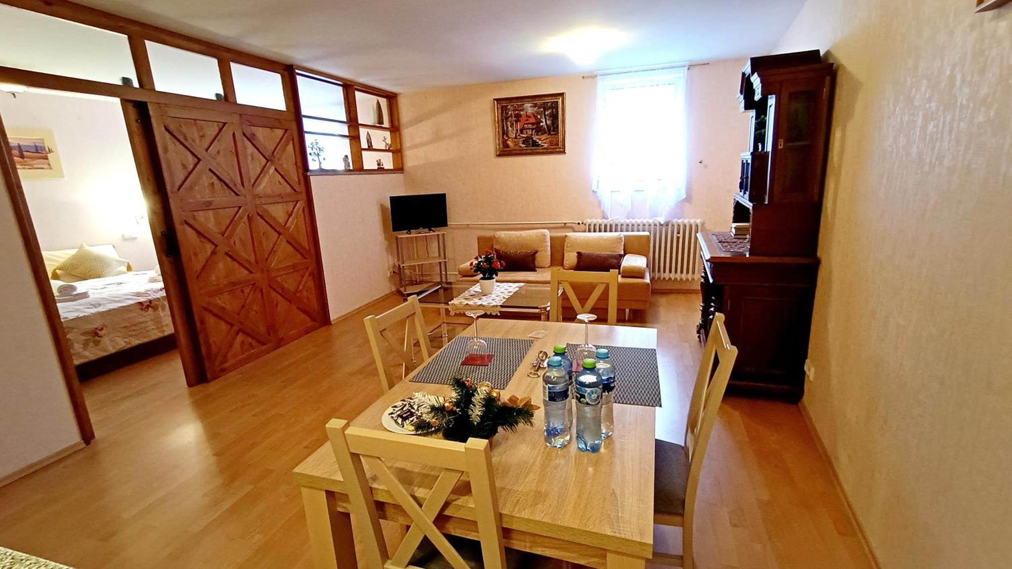 Apartment Stubsi With Colonnade View *