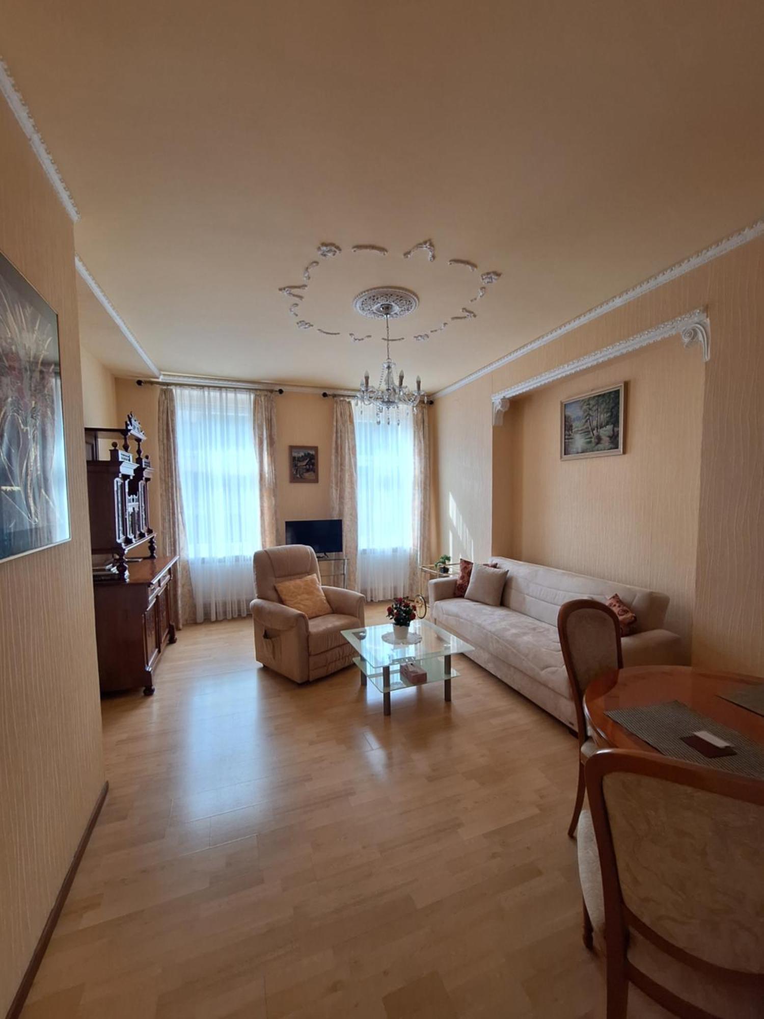 Apartment Stubsi With Colonnade View *