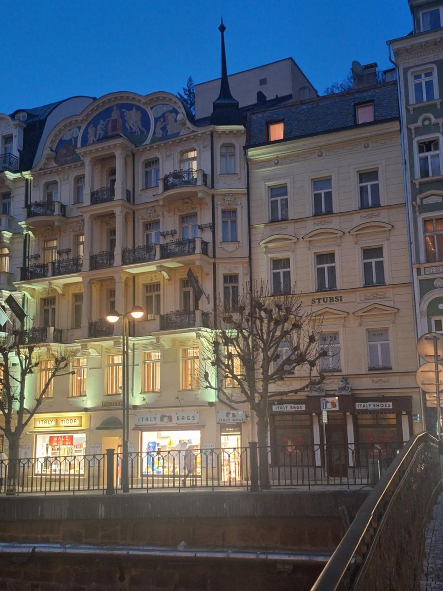 Stubsi With Colonnade View Karlovy Vary